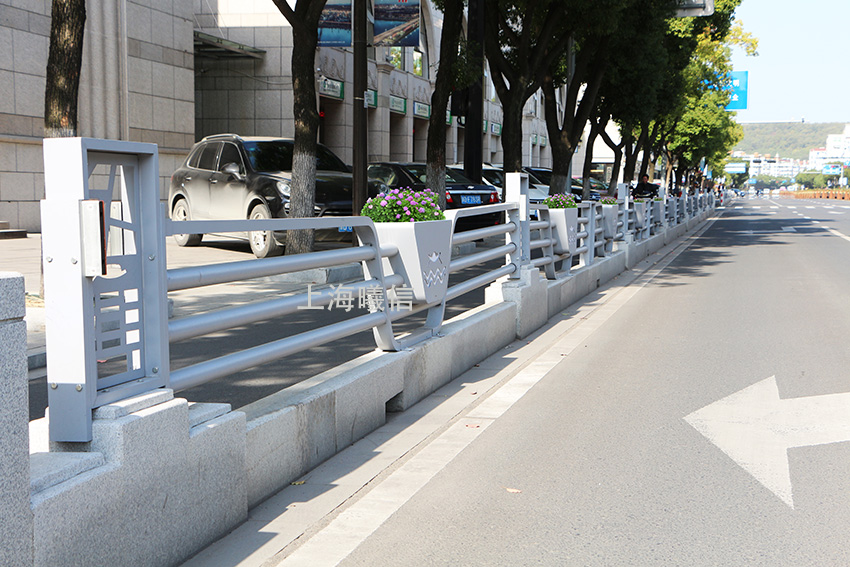 水鄉(xiāng)風(fēng)情不銹鋼花箱